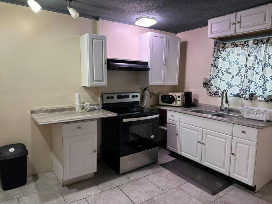 Comforting Getaway-Sleeps 6-Walk To Falls! Niagara Falls Exterior photo