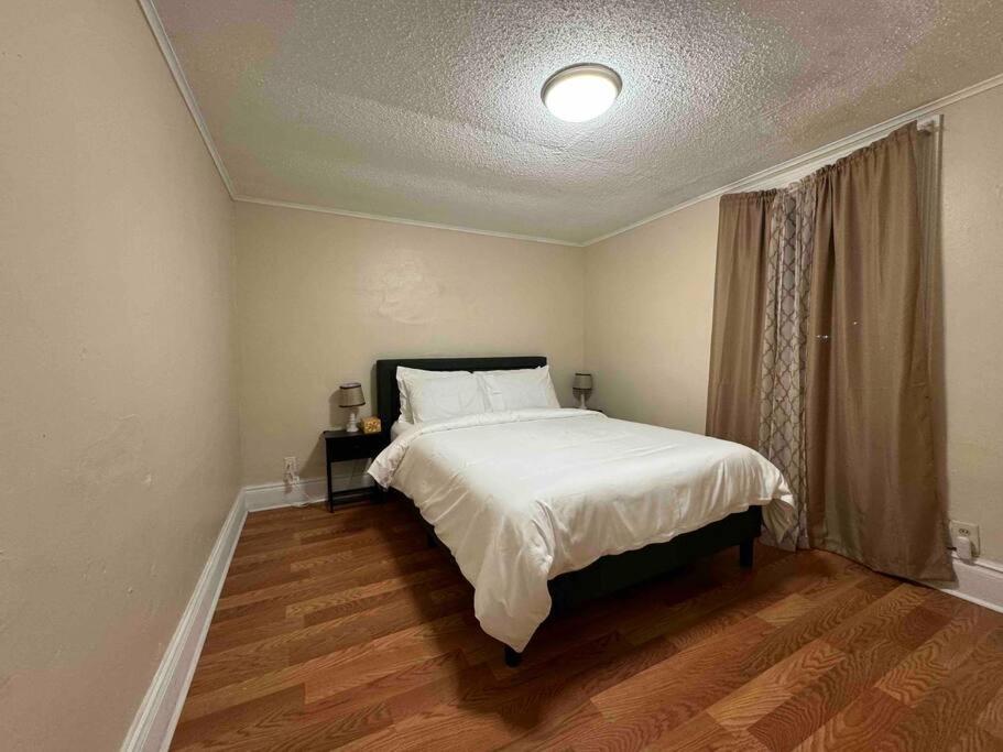 Comforting Getaway-Sleeps 6-Walk To Falls! Niagara Falls Exterior photo