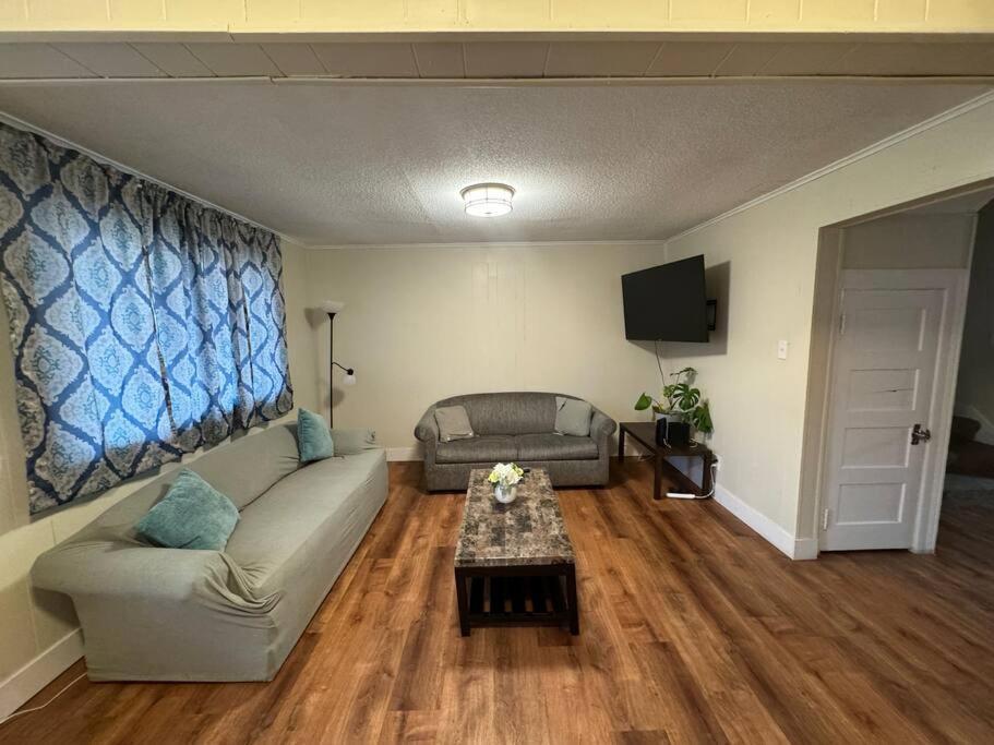 Comforting Getaway-Sleeps 6-Walk To Falls! Niagara Falls Exterior photo